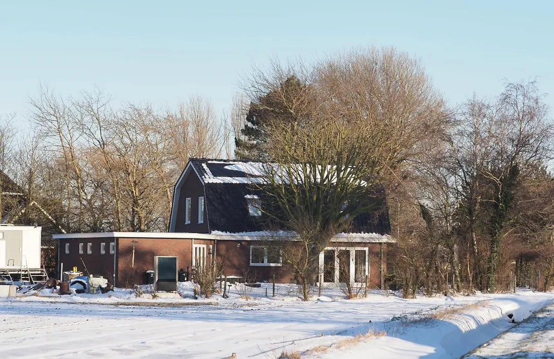 Lowlander Bnb-1